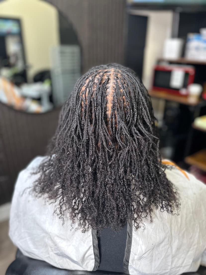 Microlocs braid